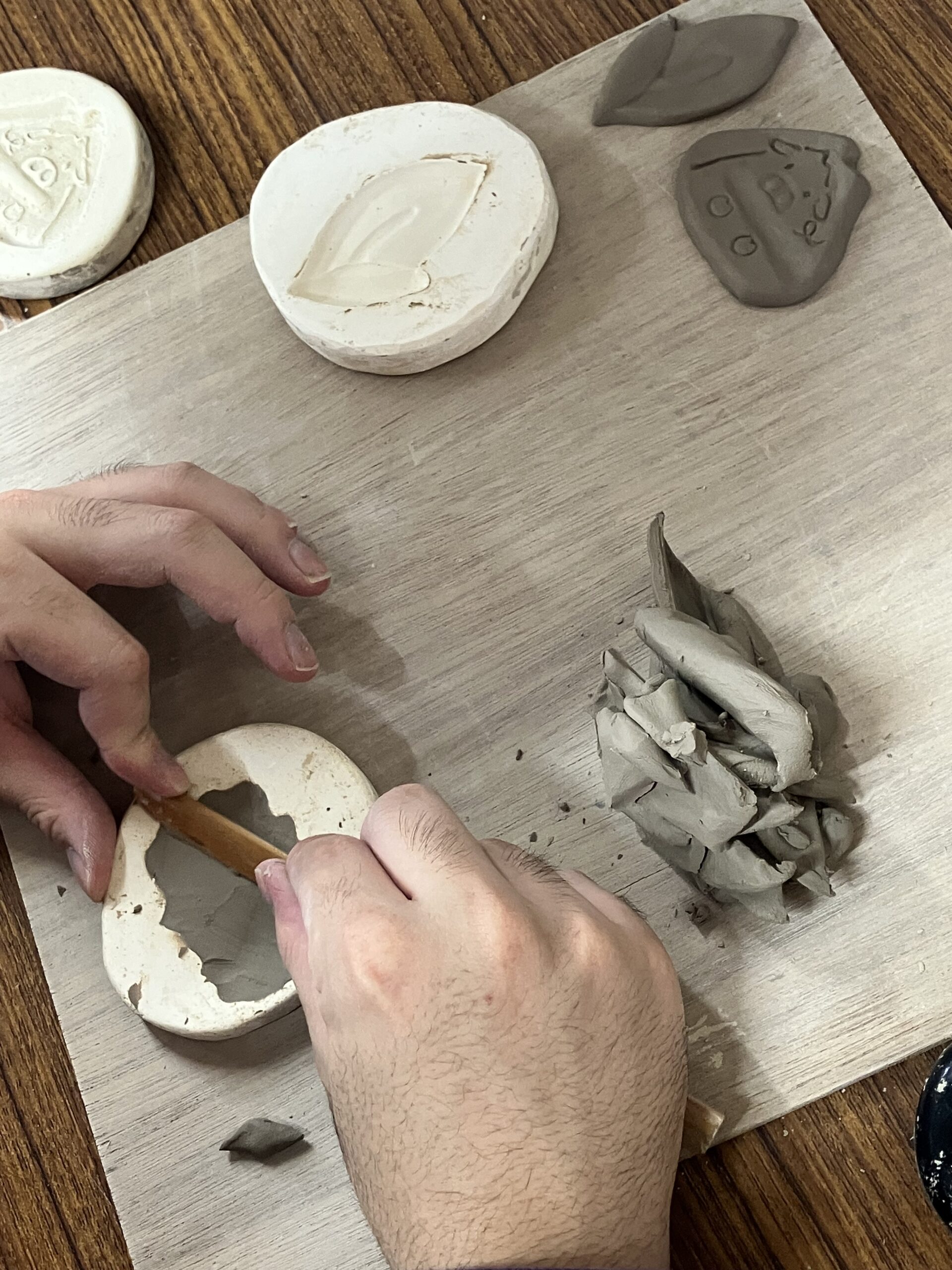 県南箸置きガチャ制作中の様子